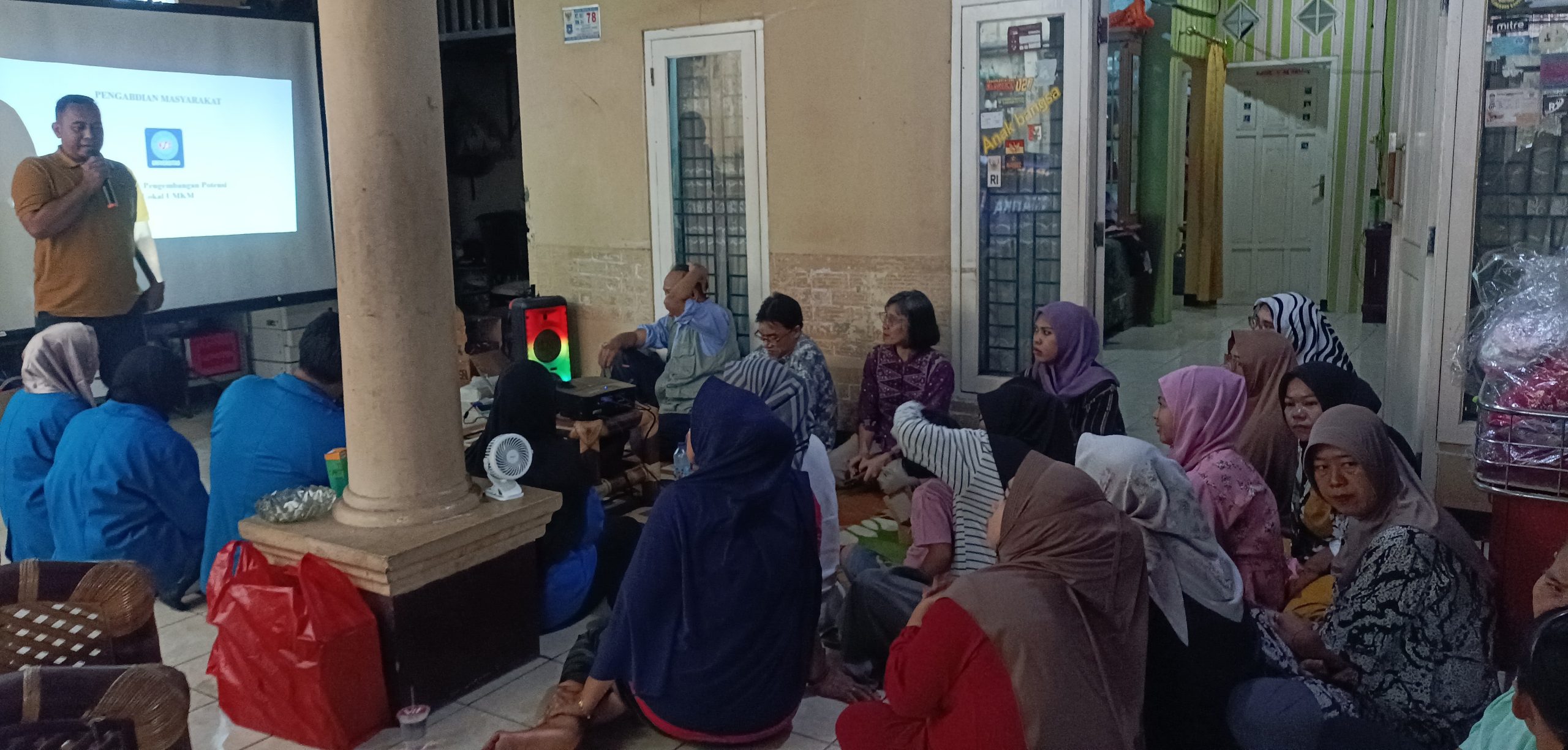 pengabdian kepada masyarakat, PKM, UMKM Kampung Perigi, Kampung Perigi, Kelurahan Lengkong Karya, Tangerang Selatan, pemasaran digital