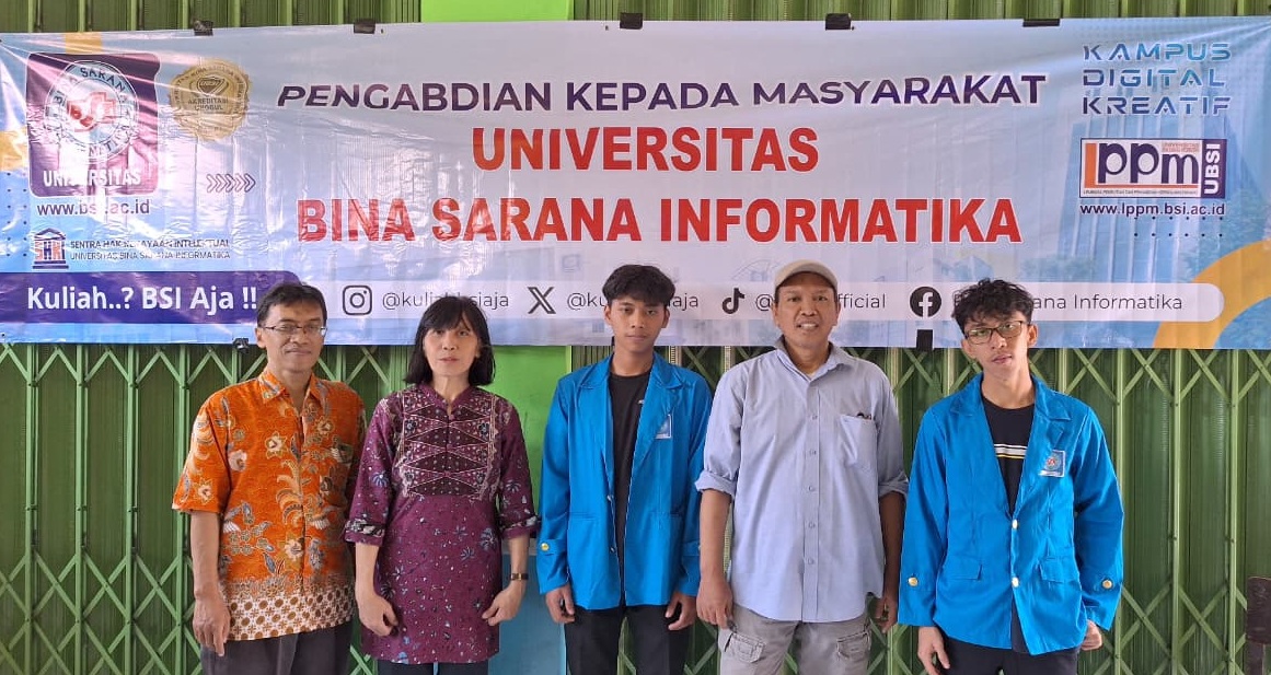 FOTO KENANGAN: Tim PKM berfoto bersama usai acara pelatihan.